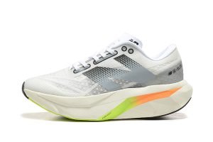 New Balance FuelCell Rebel V4