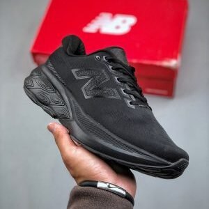New Balance 880