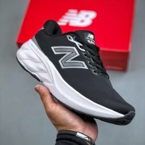 New Balance 880