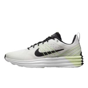 Nike Lunar Roam (复制)