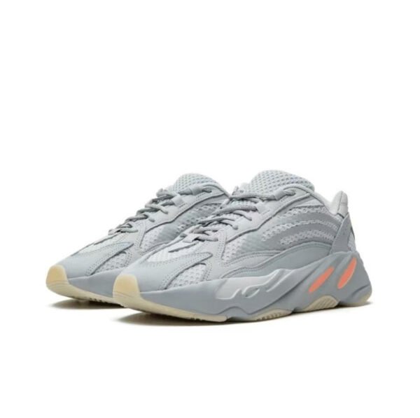 Adidas Yeezy boost 700 V2 - Image 2