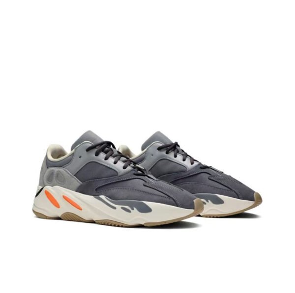 Adidas Yeezy boost 700 - Image 2